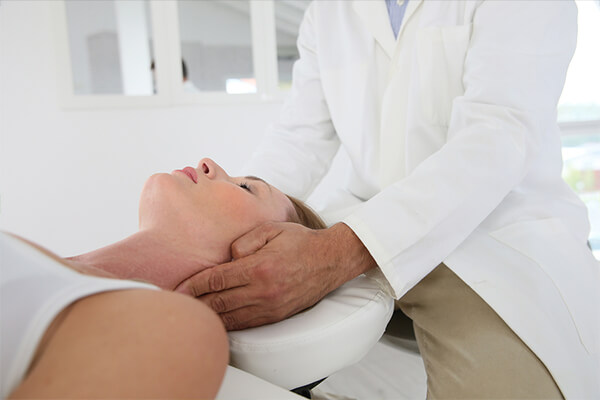 Chiropractor in Lake Forest, CA